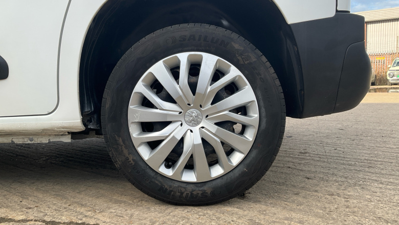 Peugeot Partner Standard Diesel 1000 1.5 BlueHDi 100 Professional Van